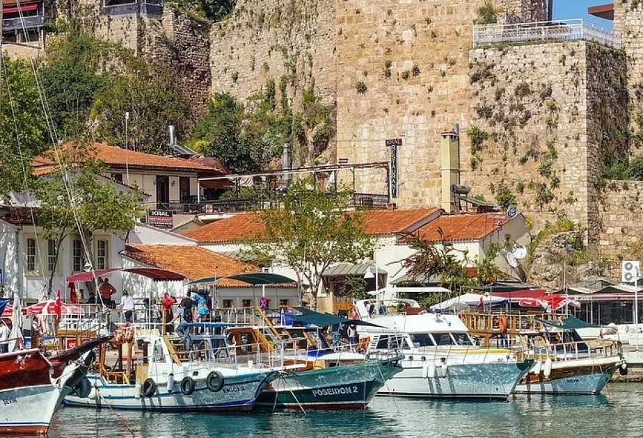 Bu ilin səkkiz ayı ərzində Antalyanı səkkiz milyondan çox turist ziyarət edib