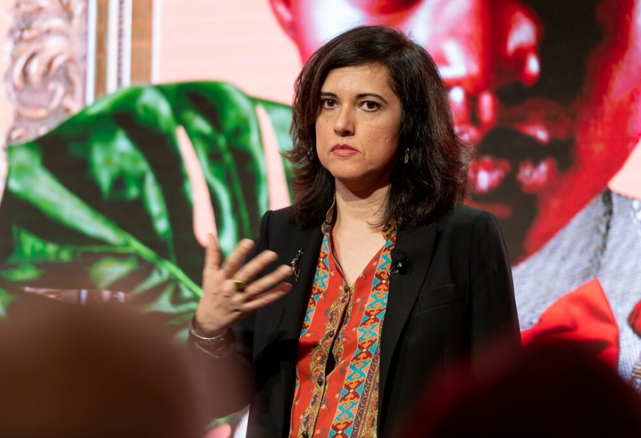 Fotógrafa azerbaiyana de fama mundial-Rena Effendi