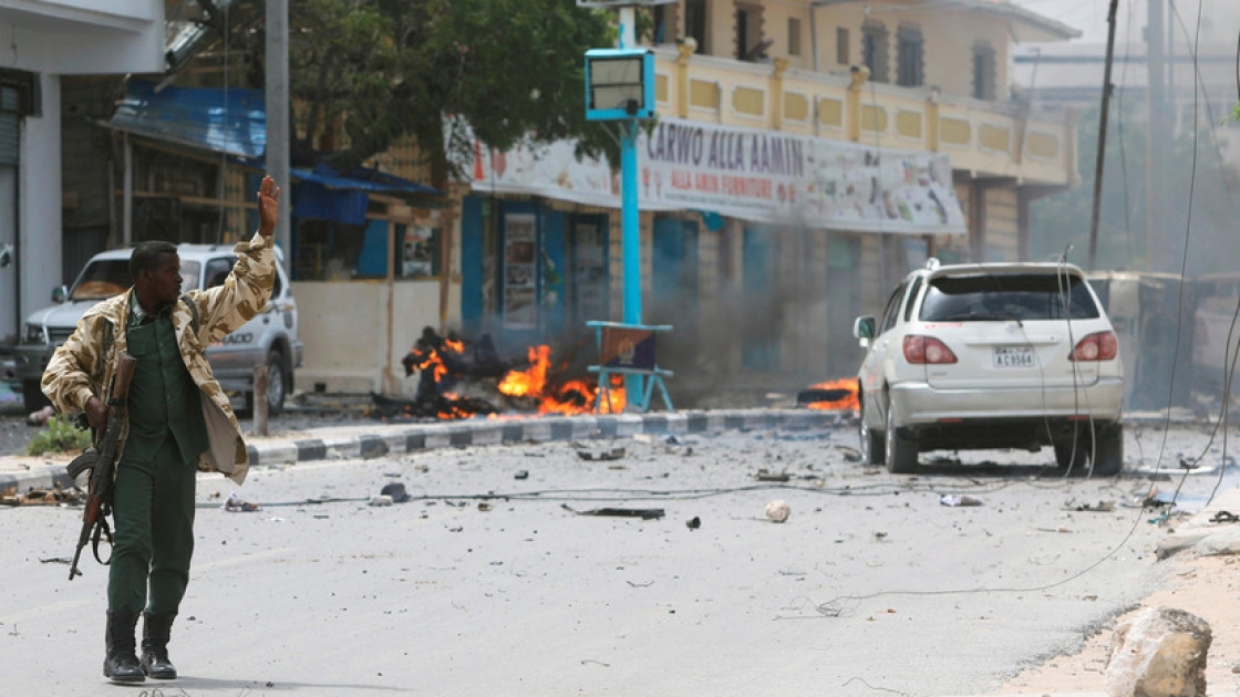 Somalinin paytaxtında otelə hücum nəticəsində 10 nəfər həlak olub