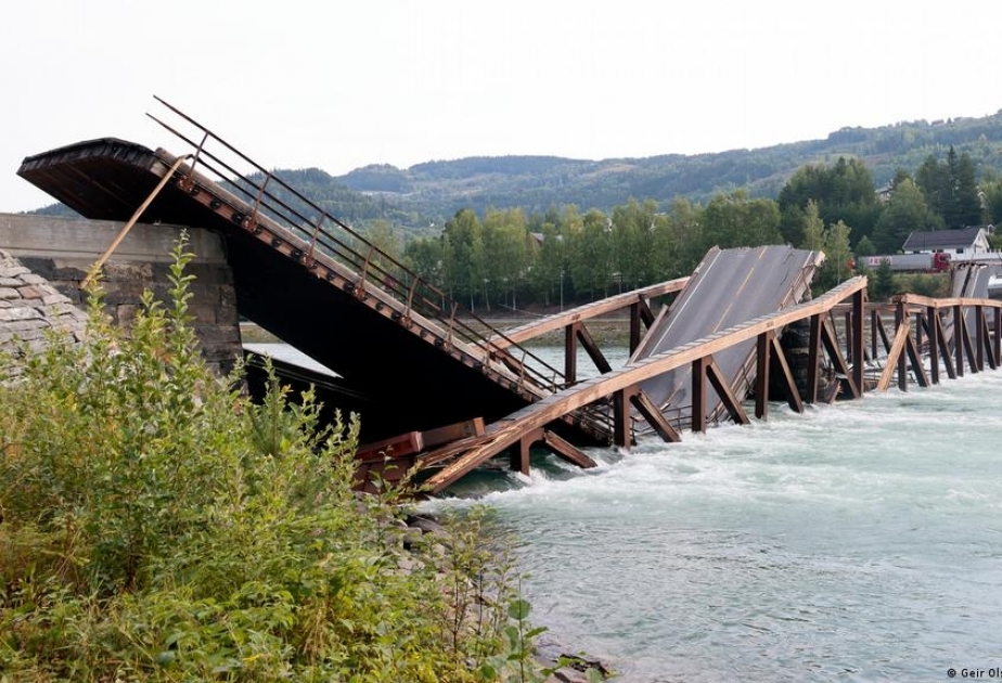 Норвегия закрывает движение по деревянным мостам после обрушения одного из таких строений