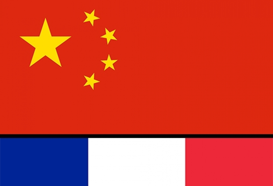 中国外长同法国总统外事顾问通电话