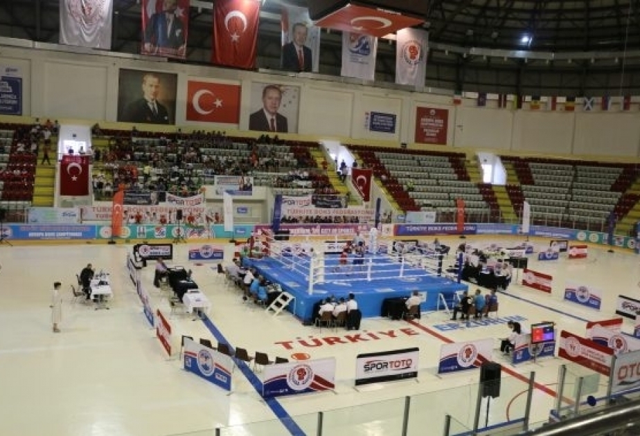 Junior Azerbaijani boxers win two European bronzes