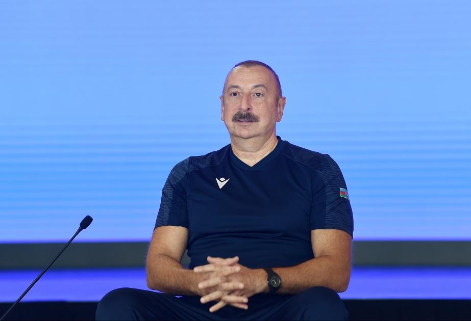 Prezident: İdmançılarımızın 19 idman növündə medallar qazanması ölkəmizdə idmanın uğurla inkişaf etdiyini göstərir