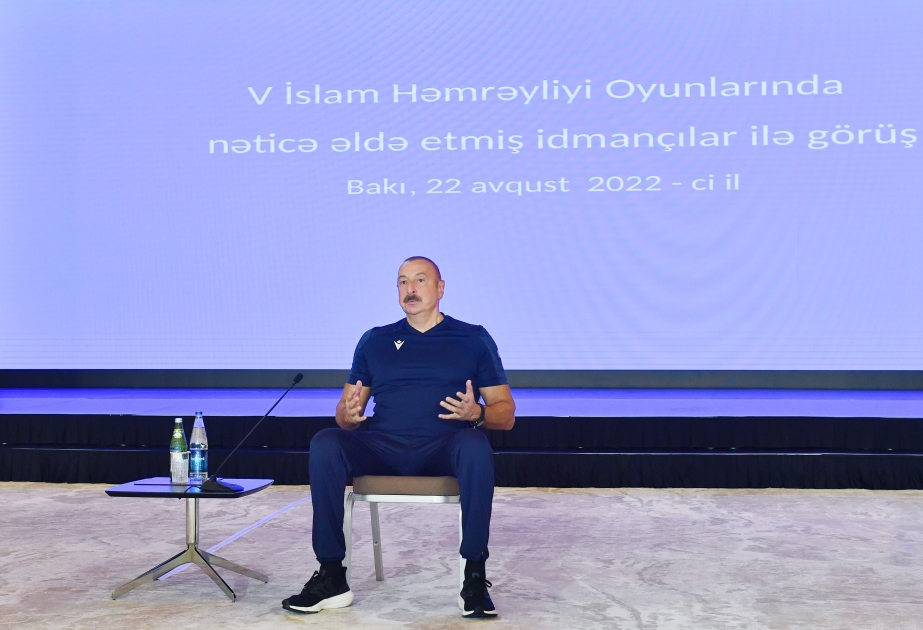 Le président Ilham Aliyev félicite les athlètes nationaux qui sont retournés de Konya avec une grande victoire