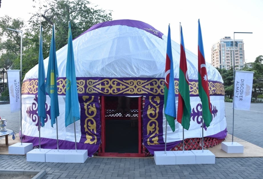 Dənizkənarı Milli Parkda “Kobız sarını” folklor-etnoqrafik ansamblının çıxışı olub