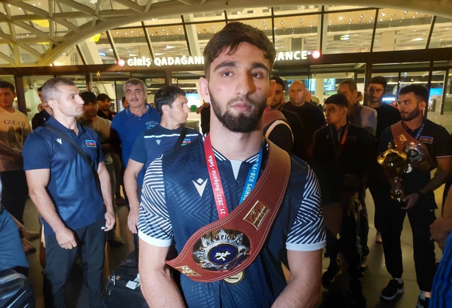 Dünya çempionatında uğurlu çıxış edən yunan-Roma güləşi üzrə millimizin üzvləri Vətənə qayıdıblar