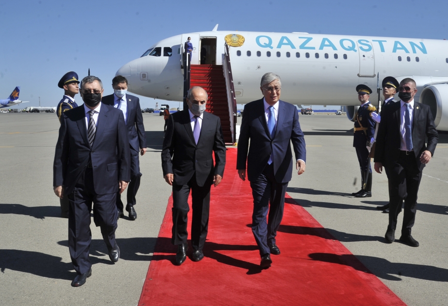 Le président kazakh Kassym-Jomart Tokaïev entame une visite officielle en Azerbaïdjan