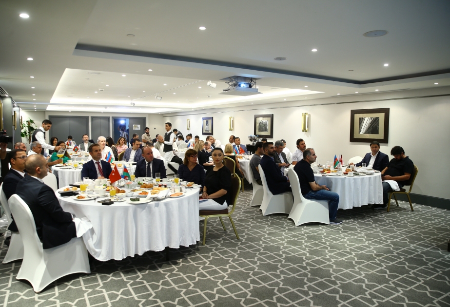 Dövlət Xidməti Türkiyə və Azərbaycan İş Adamları və Sənayeçilər İctimai Birliyinin tədbirinə qatılıb