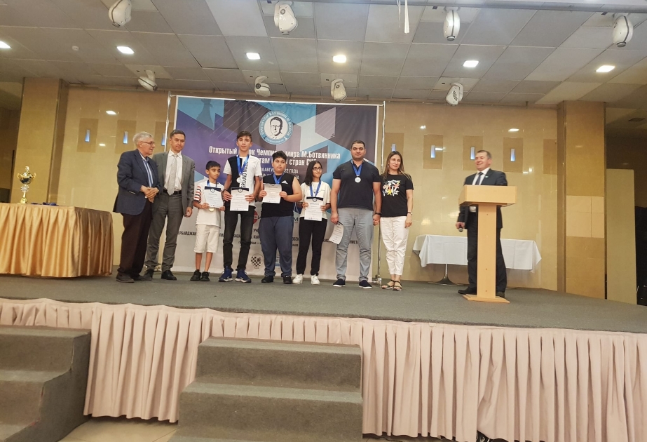 Azərbaycan komandası MDB ölkələri arasında keçirilən şahmat turnirində gümüş medal qazanıb
