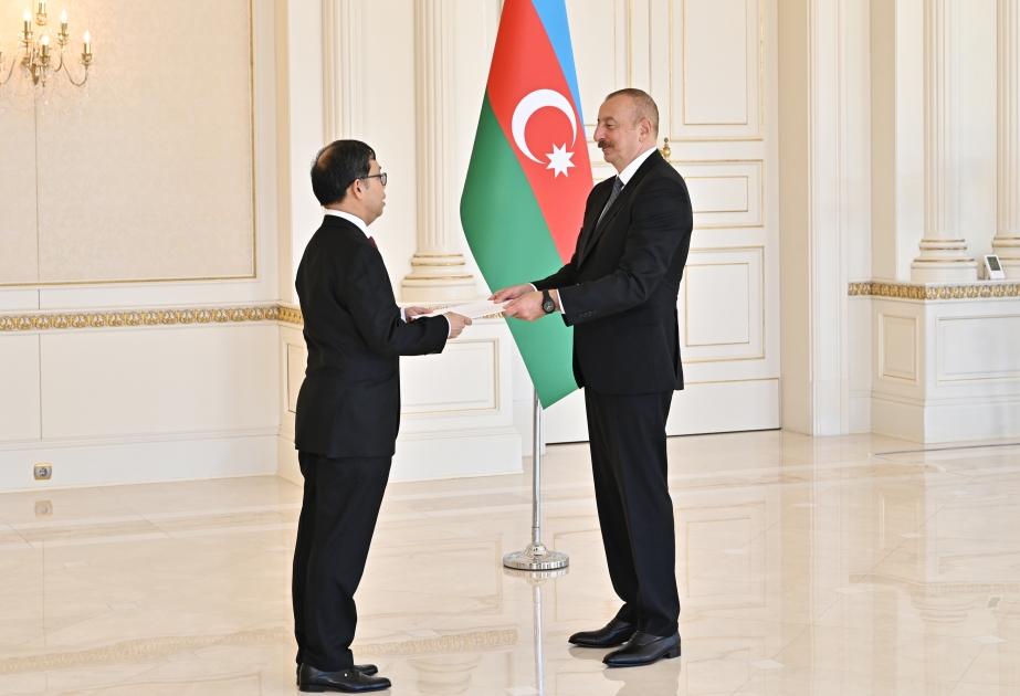 Prezident İlham Əliyev Tailandın Azərbaycanda yeni təyin olunan səfirinin etimadnaməsini qəbul edib YENİLƏNİB VİDEO