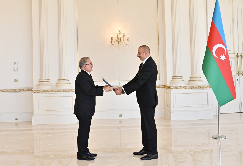 Mandatario azerbaiyano recibió las cartas credenciales del recién nombrado embajador de la República Dominicana