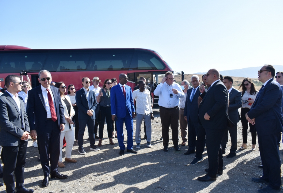 Xarici diplomatlar Füzuli rayonunda minaların zərərsizləşdirilməsi prosesini izləyiblər