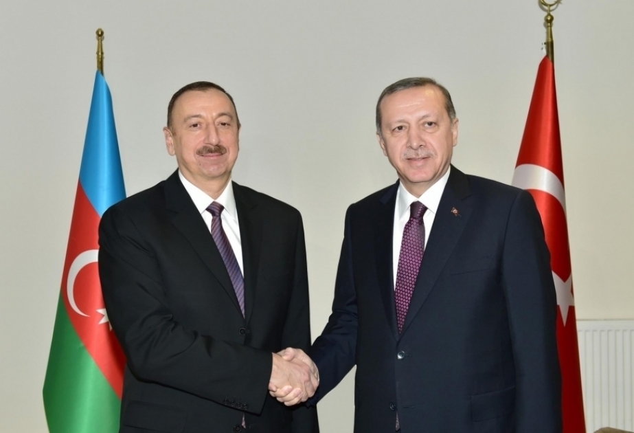 رئيس أذربيجان يتلقى اتصالا هاتفيا من نظيره التركي