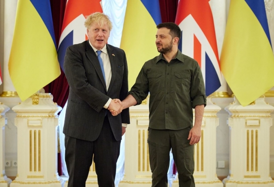 英国首相在基辅被授予自由勋章