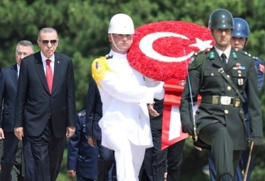 Официальные лица Турции посетили Аныткабир
