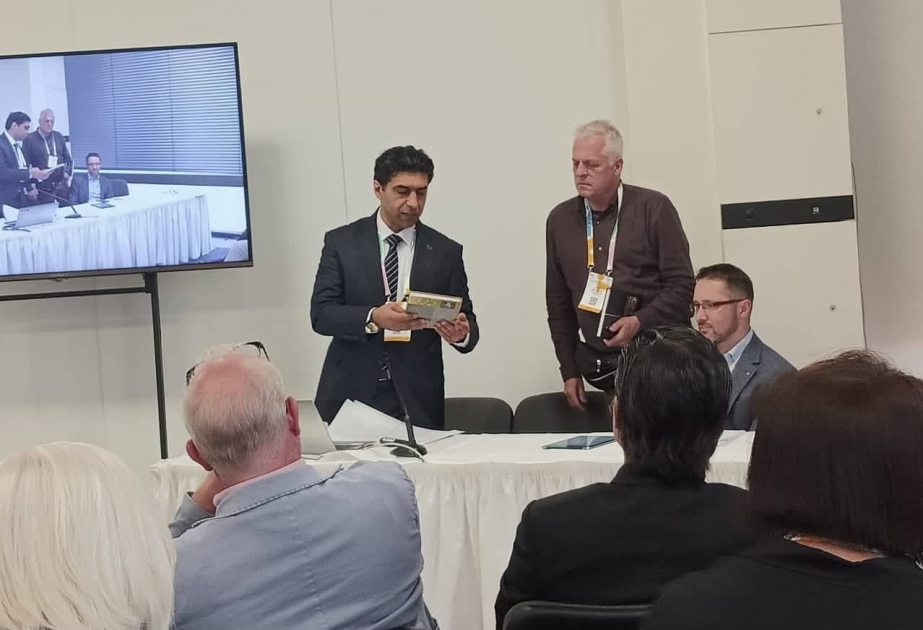 New book dedicated to flags of Nakhchivan Khanate presented in Prague