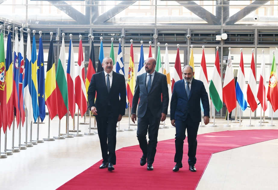 В Брюсселе началась встреча Президента Ильхама Алиева с президентом Совета Европейского Союза Шарлем Мишелем и премьер-министром Армении Николом Пашиняном  ВИДЕО
