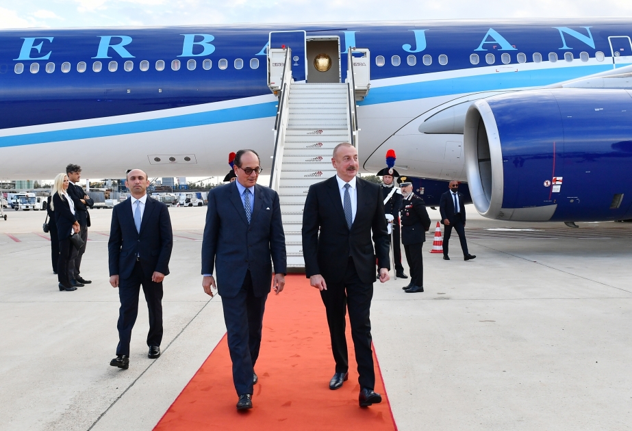 Präsident Ilham Aliyev zu Arbeitsbesuch in Italien eingetroffen VIDEO