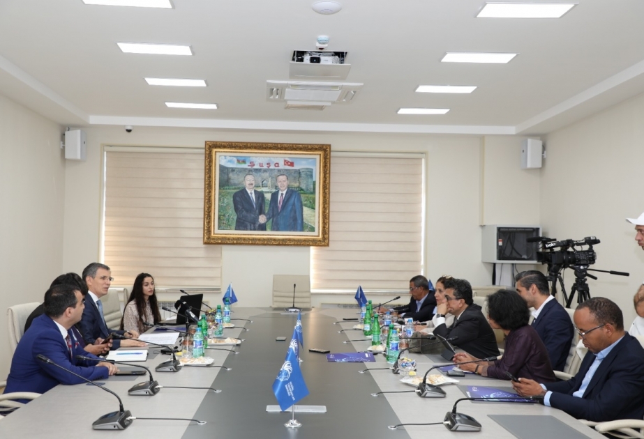 Sosial Tədqiqatlar Mərkəzində xarici KİV nümayəndələrinə erməni terroru barədə məlumat verilib