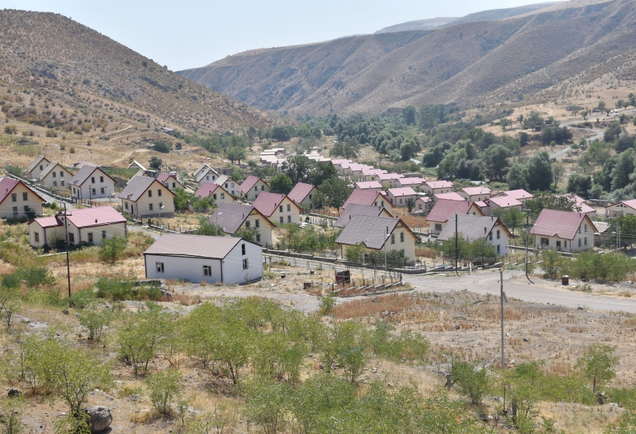 مجموعة من الاعلاميين في زيارة قريتي زابوخ وسوس