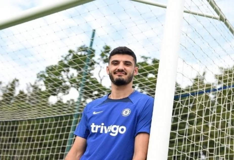 Armando Broja signs new six-year Chelsea contract