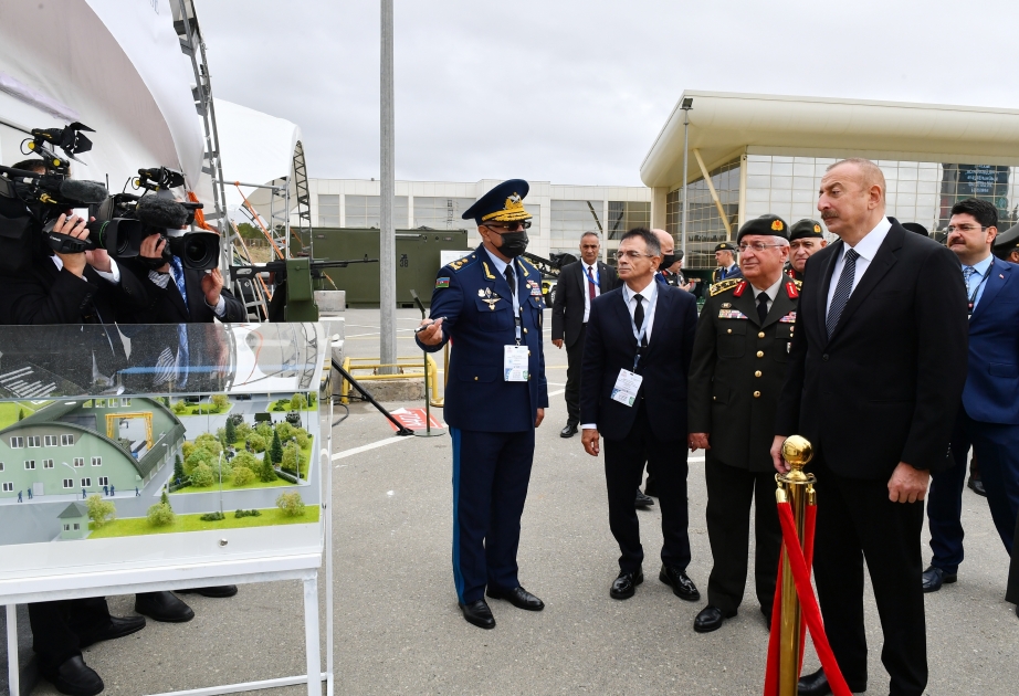 Le président de la République visite les salons ADEX et Securex Caspian VIDEO