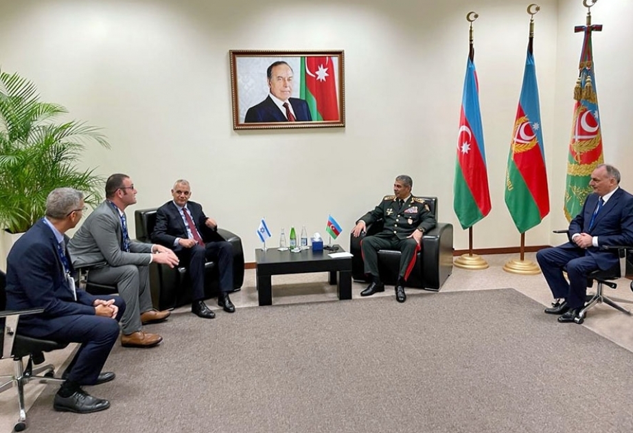 El Ministerio de Defensa de Azerbaiyán se reúne con el director general de la empresa israelí Rafael