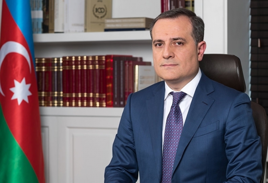 Министр иностранных дел Азербайджана отбыл с официальным визитом в Испанию