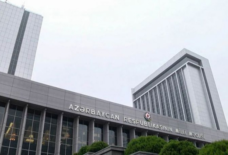 Siyasi partiyalar fəaliyyət göstərmək üçün dövlət qeydiyyatına alınmalıdır