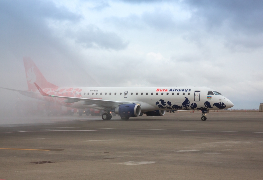 Самолет Buta Airways принял решение сесть в запасном аэропорту из-за сильной задымленности от горящих лесов