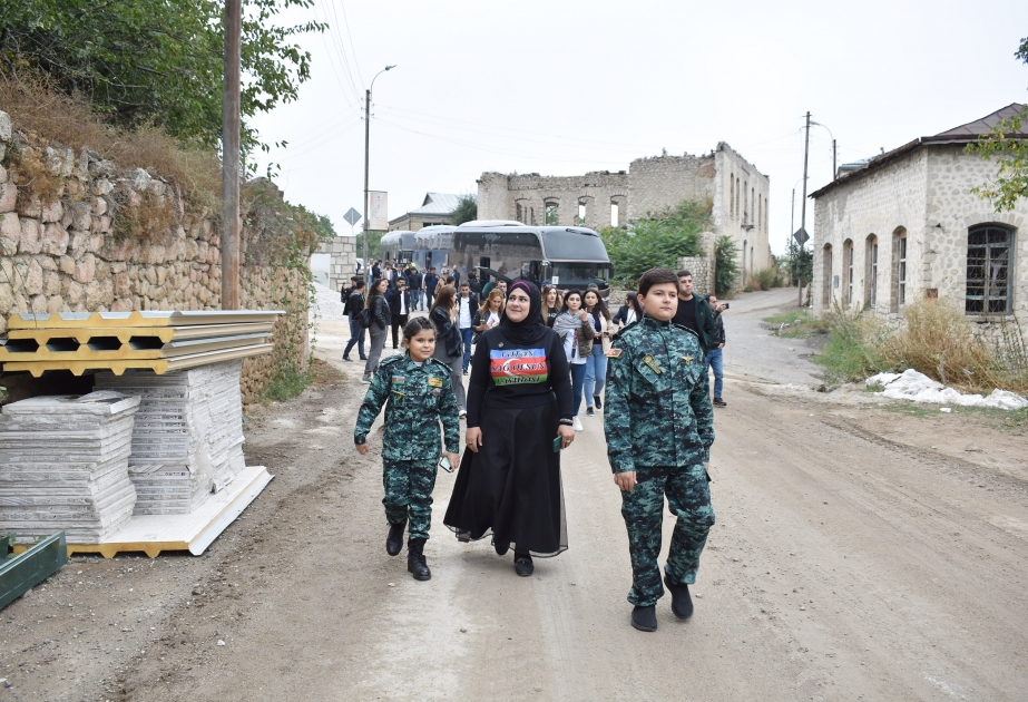 Представители НПО, блогеры и общественные активисты в Шуше ФОТО