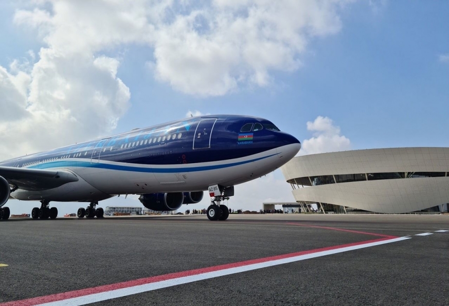 Un avión de AZAL realiza un vuelo técnico al aeropuerto internacional de Zangilán, en Zangazur Oriental
