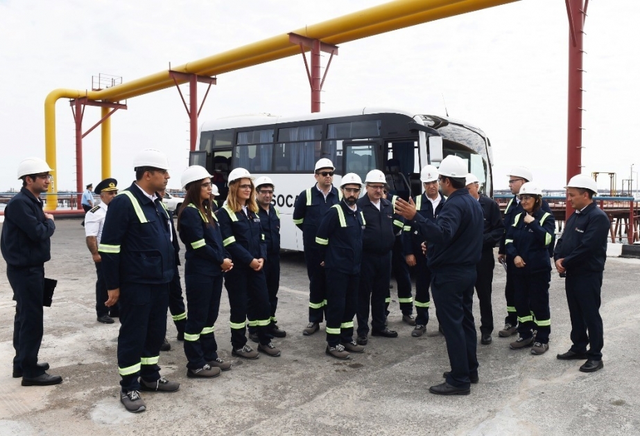 SOCAR prezidentinin rəhbərlik etdiyi nümayəndə heyəti “Neft Daşları”nda olub