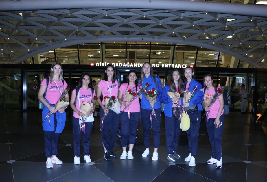 Avropa çempionatının final mərhələsinə vəsiqə qazanmış qadın voleybolçulardan ibarət Azərbaycan millisi bu gün Vətənə qayıdıb