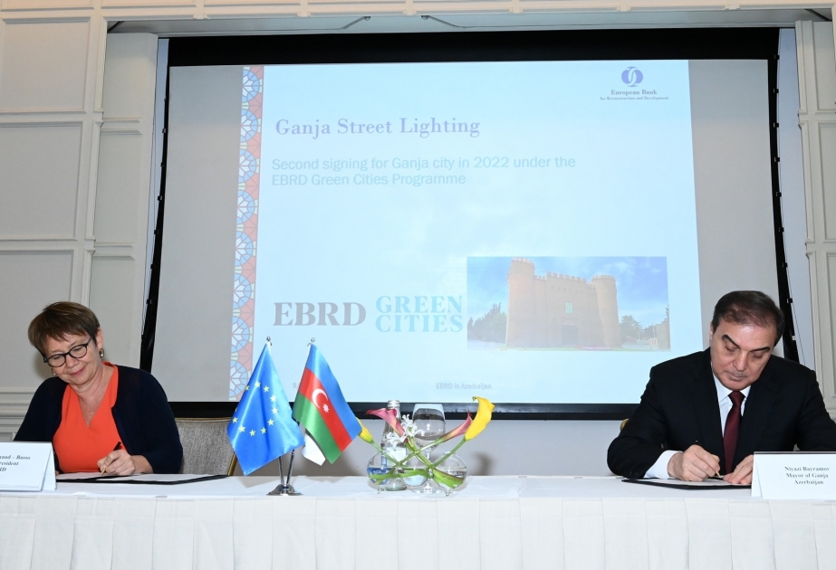 Azerbaijan, EBRD sign documents