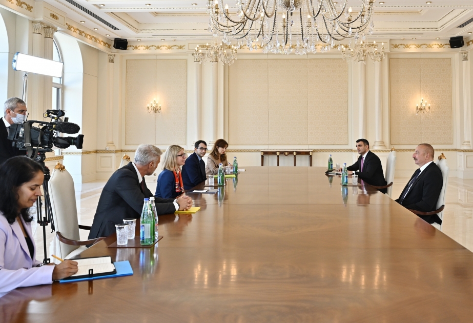 Präsident Ilham Aliyev empfing regionale Vizepräsidentin der Weltbank für Europa und Zentralasien VIDEO