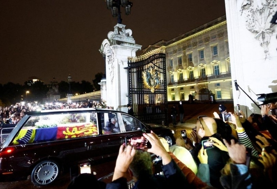 Queen Elizabeth II`s coffin arrives in London