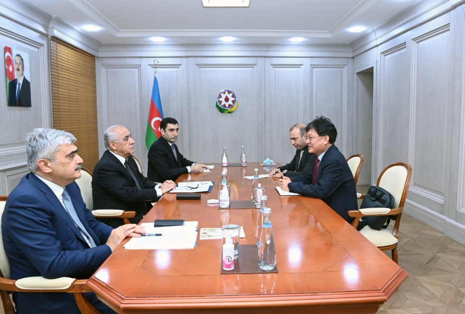Премьер-министр Али Асадов встретился с вице-президентом Азиатского банка развития