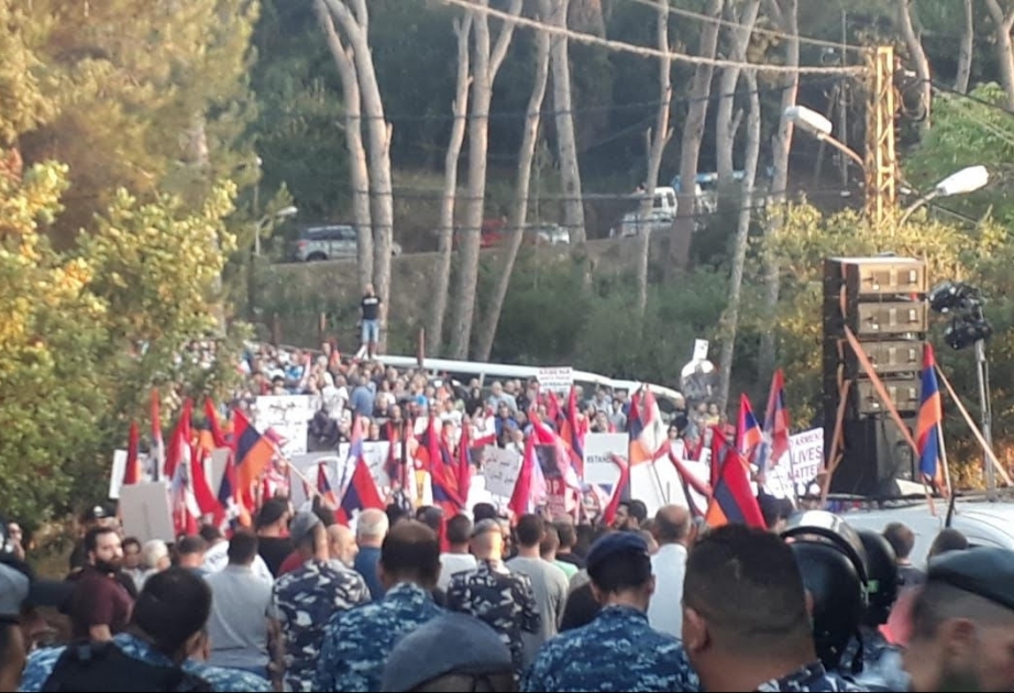 Livandakı Azərbaycan səfirliyinə qarşı təxribat törətmək istəyən ermənilərlə yerli polis arasında toqquşma baş verib