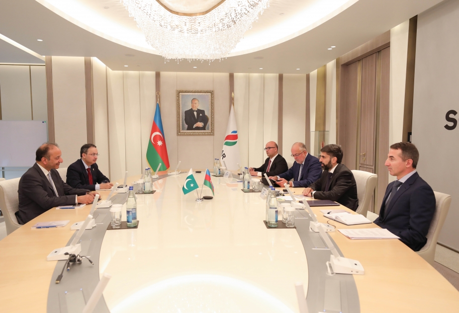 Präsident von SOCAR trifft sich mit Pakistans Staatsminister für Erdöl