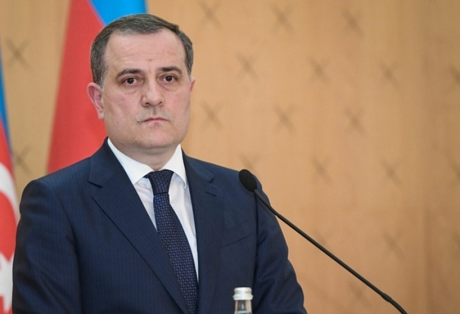 El ministro de Asuntos Exteriores de Azerbaiyán parte para una visita a Nueva York