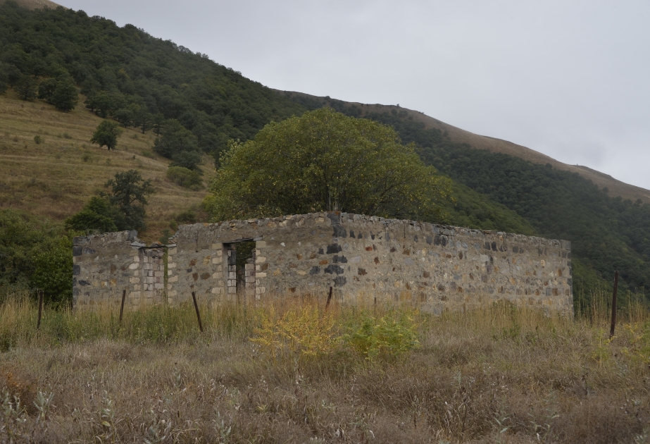 Kəlbəcər rayonunun Orta Qaraçanlı kəndi