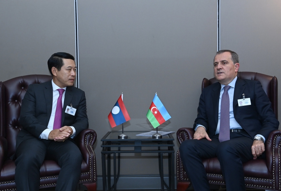 Titular de Exteriores de Azerbaiyán se reúne con sus homólogos de Laos y Nicaragua en Nueva York