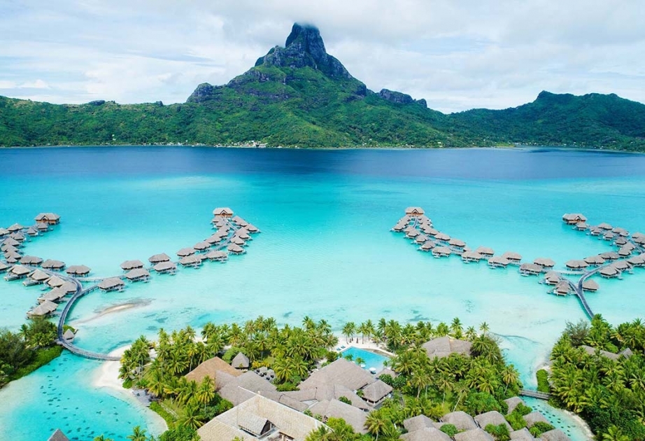 Bora-Bora – dreamlike island in South Pacific where luxury resorts compete with lavish nature to fulfill your every wish