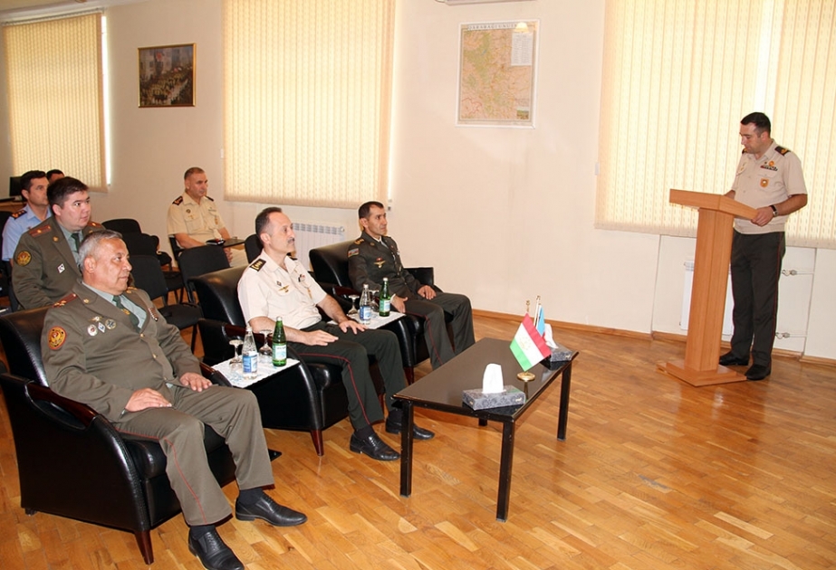 Tacikistanın nümayəndə heyəti Heydər Əliyev adına Hərbi İnstitutu ziyarət edib