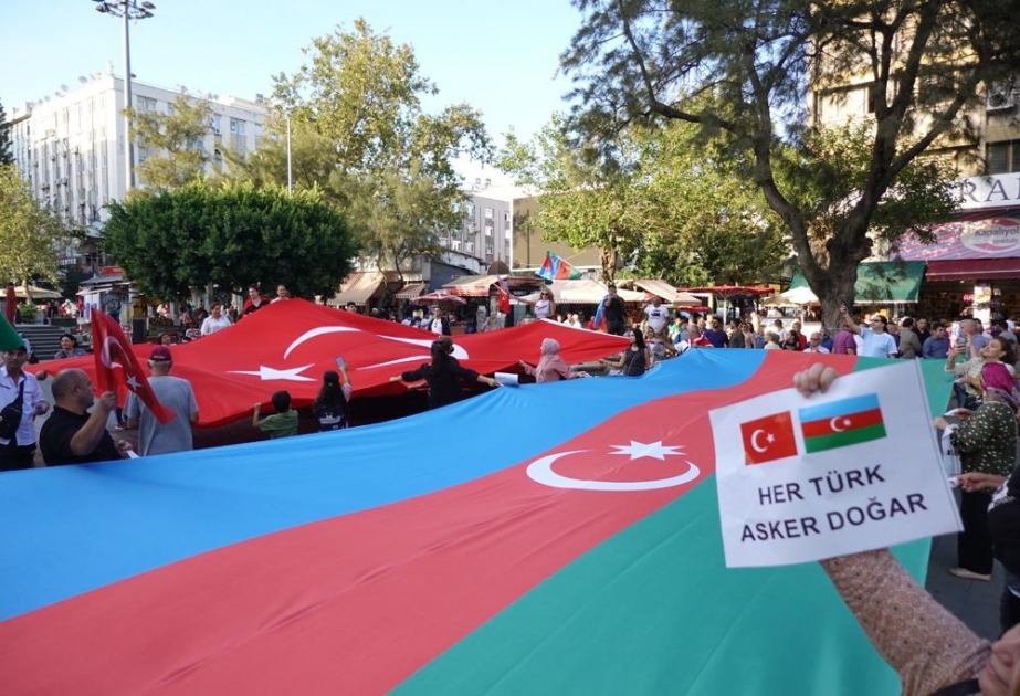 Antalyada Azərbaycan Ordusuna dəstək və erməni təxribatlarına etiraz məqsədilə tədbir keçirilib