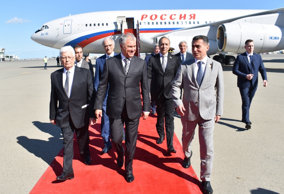 Vorsitzender der Staatsduma der Russischen Föderation Wjatscheslaw Wolodin weilt zu Besuch in Aserbaidschan