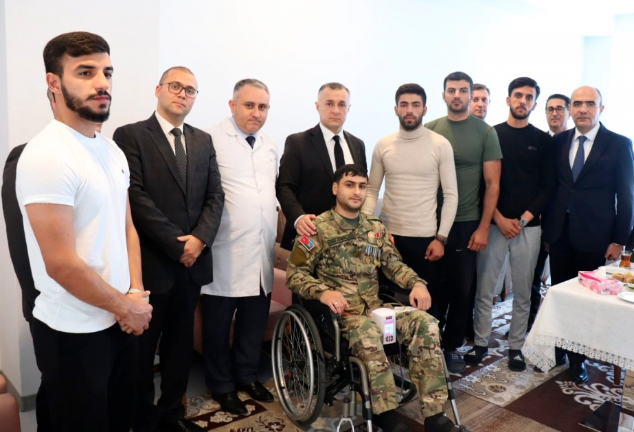 Səhiyyə naziri Vətən müharibəsi zamanı yaralanan veteranlarımızı ziyarət edib