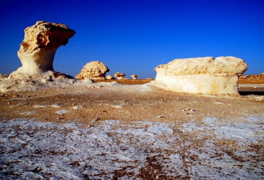 White Desert National Park – one of Egypt’s most spectacular landscapes, home to strange rock formations and snow-white sand