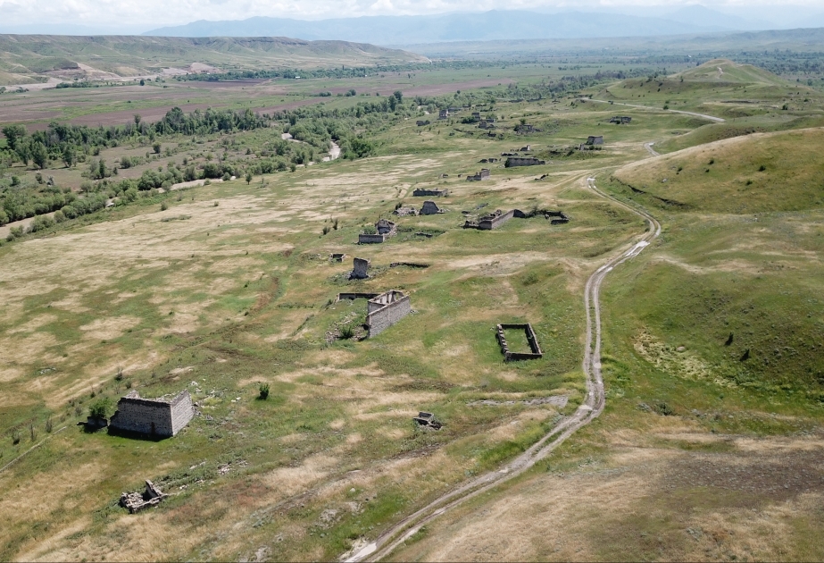 Qubadlı rayonunun Qaralar kəndi